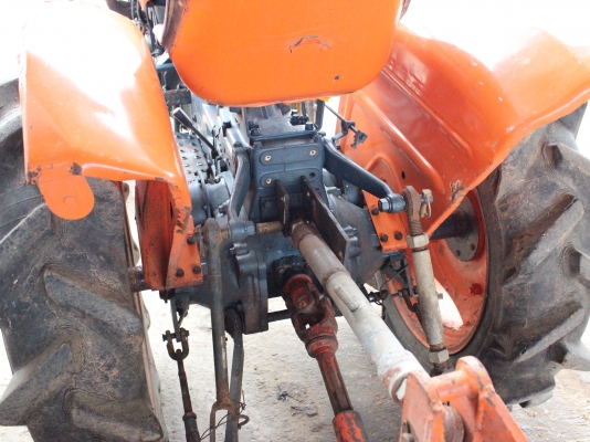 ขายรถไถคูโบต้า L2000 พร้อมตัดหญ้า 1.00 เมตร ถูกๆชัวร์(ลำพูน)