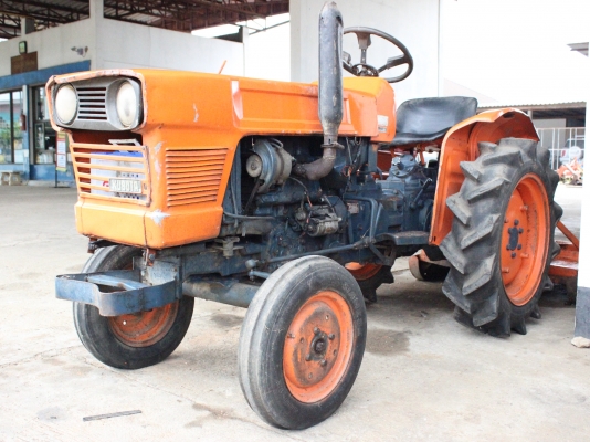 ขายรถไถคูโบต้า L2000 พร้อมตัดหญ้า 1.00 เมตร ถูกๆชัวร์(ลำพูน)