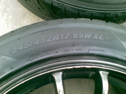 แม็ก RS  ขอบ 17 หน้า 8 ครึ่ง หลัง 9 ครึ่ง