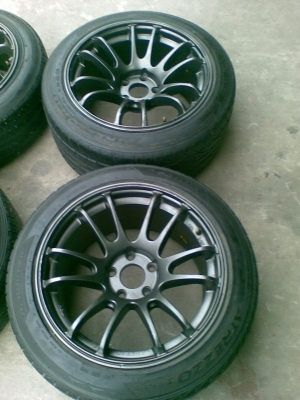 แม็ก RS  ขอบ 17 หน้า 8 ครึ่ง หลัง 9 ครึ่ง