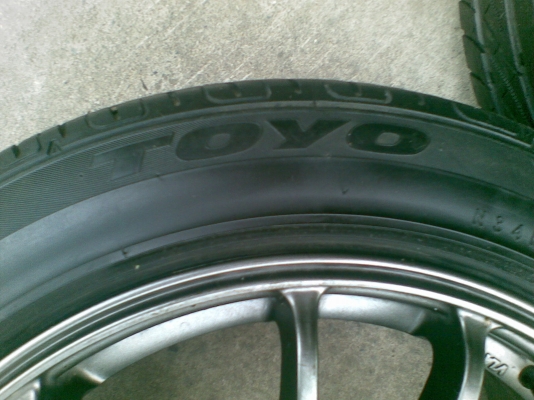 แม็ก RS  ขอบ 17 หน้า 8 ครึ่ง หลัง 9 ครึ่ง