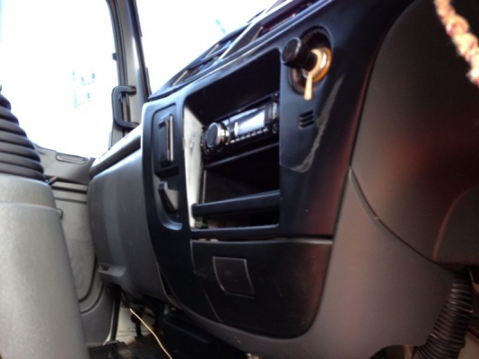 รถอีซูซุ 10 ล้อดั้ม FXZ 270 แรงม้า ปี 50  สนใจติดต่อ 081 - 6079515