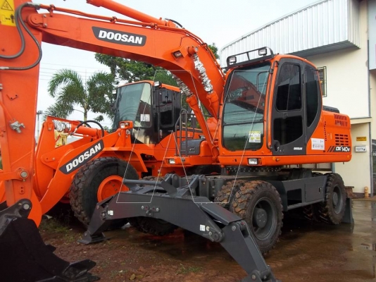 ขาย รถแม็คโคล้อยาง DOOSAN DX140W ( รถใหม่ ไฟแนนท์ผ่านรับรถได้เลย! )