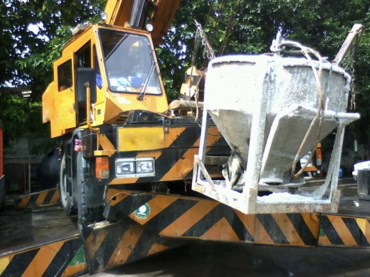 รถเครน  TR - 250M  25 ตัน  ปี 54  สนใจติ ดต่อ 081 - 6079515