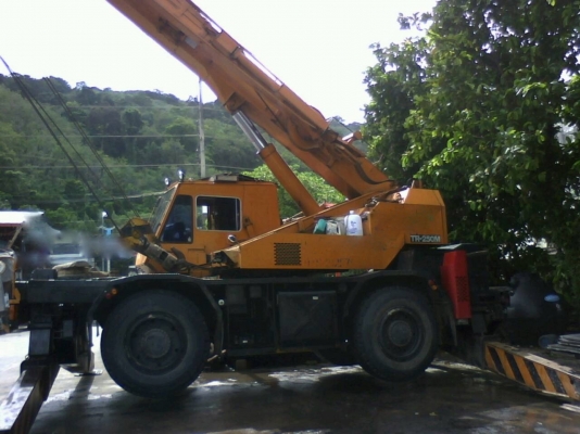 รถเครน  TR - 250M  25 ตัน  ปี 54  สนใจติ ดต่อ 081 - 6079515
