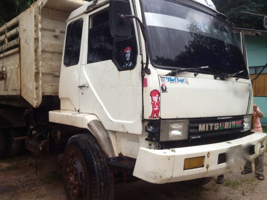 รถมิตซู 10 ล้อดั้ม FN257 - TF  220 แรงม้า สนใจติ ดต่อ 081 - 6079515