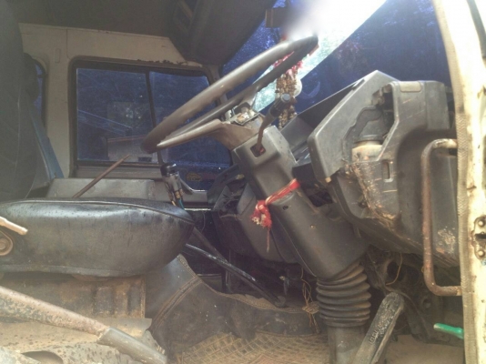 รถมิตซู 10 ล้อดั้ม FN257 - TF  220 แรงม้า สนใจติ ดต่อ 081 - 6079515