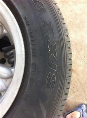 ยาง MAXXIS MA-579 ปี 4111 เบอร์ 205-70-15 สภาพใหม่ ยาง MAXXIS MA-579 ปี 4111 เบอร์ 205-70-15 สภาพใหม่