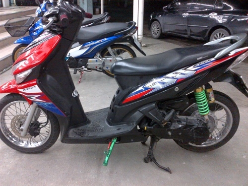 ขาย honda คลิก สภาพเดิมๆๆพร้อมใช้ราคาถูกๆๆ 9999 บาทเข้ามาดูกันก่อน