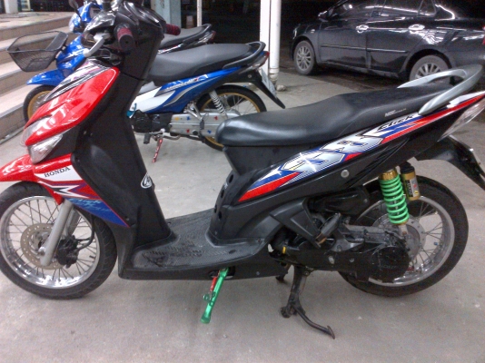 ขาย honda คลิก สภาพเดิมๆๆพร้อมใช้ราคาถูกๆๆ 9999 บาทเข้ามาดูกันก่อน