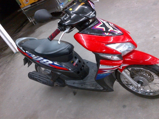 ขาย honda คลิก สภาพเดิมๆๆพร้อมใช้ราคาถูกๆๆ 9999 บาทเข้ามาดูกันก่อน
