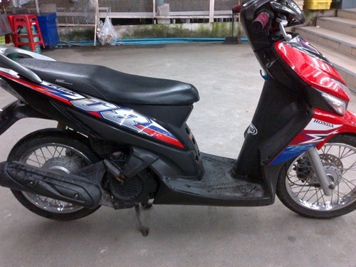 ขาย honda คลิก สภาพเดิมๆๆพร้อมใช้ราคาถูกๆๆ 9999 บาทเข้ามาดูกันก่อน