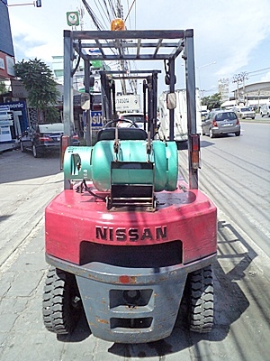 ขายรถยกนิสสัน 2 ตัน เครื่องเบนซิน เกียร์ออโต้ (2 ระบบ น้ำมัน-แก๊สนอก) กระบอกคู่ เสาสูง 3 เมตร ยางตันใหม่ พวงมาลัยเพาเว่อร์ สีเดิมจากนอก นำเข้าจากญี่ปุ่น ใช้งานได้ทันที ขายรถยกนิสสัน 2 ตัน เครื่องเบนซิน เกียร์ออโต้ (2 ระบบ น้ำมัน-แก๊สนอก) กระบอกคู่ เสาสูง 3 เมตร ยางตันใหม่ พวงมาลัยเพาเว่อร์ สีเดิมจากนอก นำเข้าจากญี่ปุ่น ใช้งานได้ทันที