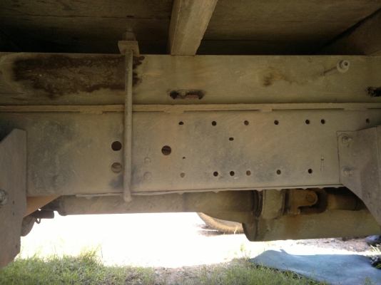 ขายรถ ISUZU NPR 1 คัน กับ ISUZU NKR 1 คัน