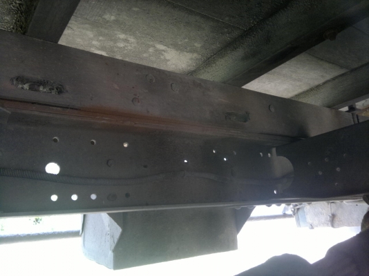 ขายรถ ISUZU NPR 1 คัน กับ ISUZU NKR 1 คัน