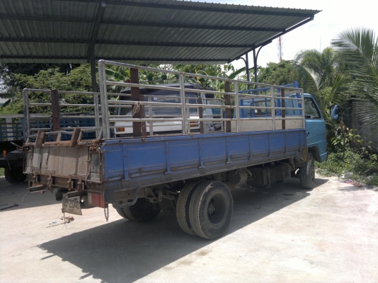 ขายรถ ISUZU NPR 1 คัน กับ ISUZU NKR 1 คัน