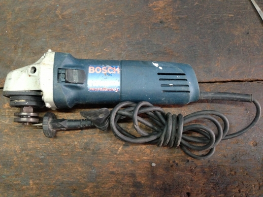 ขายหินเจียร 4" Bosch GWS 6-100 แท้ สภาพดีเดิมๆ วิ่งนิ่ม พร้อมใช้งาน