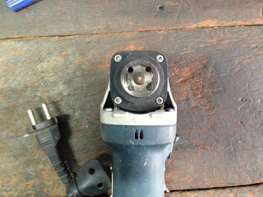 ขายหินเจียร 4" Bosch GWS 6-100 แท้ สภาพดีเดิมๆ วิ่งนิ่ม พร้อมใช้งาน