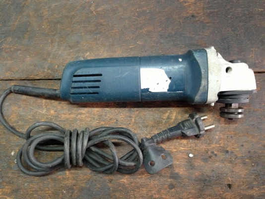 ขายหินเจียร 4" Bosch GWS 6-100 แท้ สภาพดีเดิมๆ วิ่งนิ่ม พร้อมใช้งาน