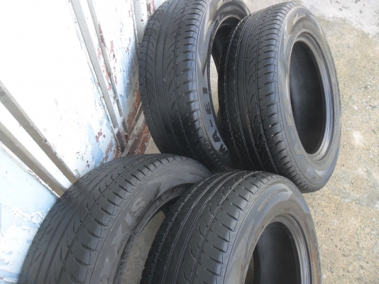 ยาง MAXXIS 205/65R15ปี09 สวยๆ 4 เส้น ราคา 2300 บาท