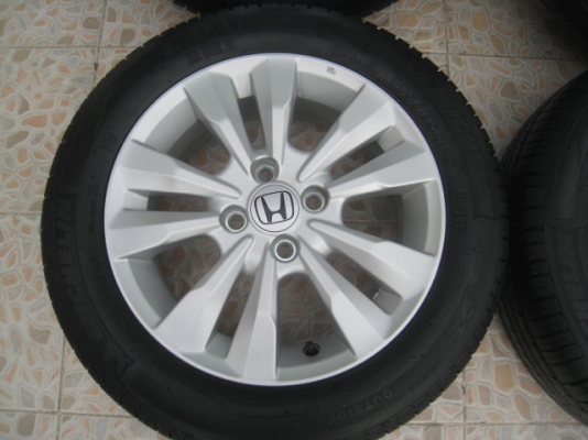 ขายล้อแม็ก Honda city ป้ายแดง 15"x5.5" et45 4รู100 + ยางปี 1113 สนใจติดต่อ เล็กคลองสาม (081-3747940)