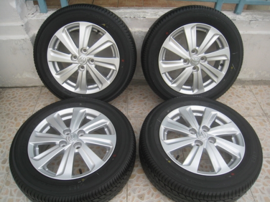 ขายล้อแม็ก Toyota vios ป้ายแดง 15"x5.5" et45 4รู100 + ยางปี2613 สนใจติดต่อเล็กคลองสามครับ (081-3747940)