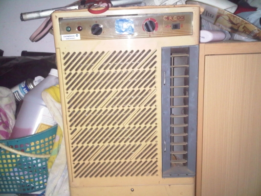 แอร์ตู้เลื่อนได้ ใช้ไฟบ้านตอนแรกใส่ใว้ในแพ