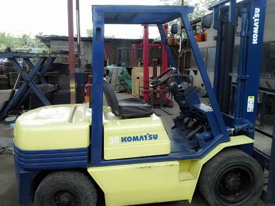 ขายถูกKOMATSU FD30-11ขนาด  3ตัน เครื่อง ดีเซล เกียร์ออร์โต้ เสาสูง4เมตร ราคาต่อรองได้0816161541