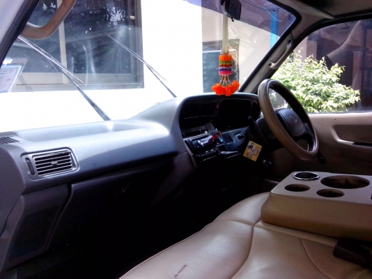 ขายรถตู้ ภายในวีไอพี นั่งนิ่ม ไม่มีย้อมแมว ขายรถตู้ ภายในวีไอพี นั่งนิ่ม ไม่มีย้อมแมว