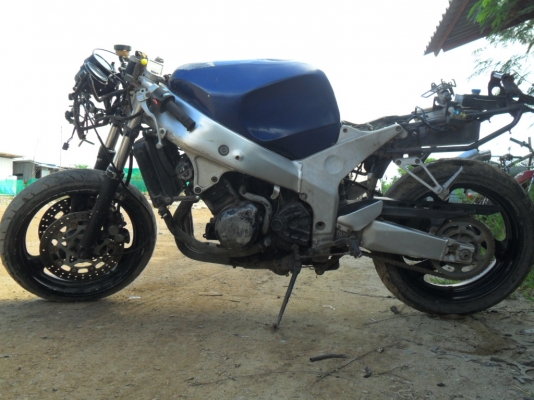 ขาย FZR 400 3TJ ไปปั้นต่อ หรือไว้ทำอะหลั่ย รถสตาร์ทติด เดินเบานิ่ง (มีคลิปให้ชมครับ) ขาย FZR 400 3TJ ไปปั้นต่อ หรือไว้ทำอะหลั่ย รถสตาร์ทติด เดินเบานิ่ง (มีคลิปให้ชมครับ)