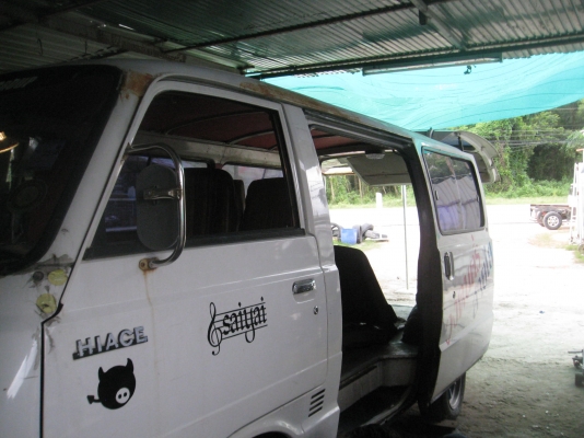 ขายรถตู้ โตโยต้า เครื่อง 2.4 ราคาถูก 65000 ฟิตเครื่องใหม่ทั้งหมด