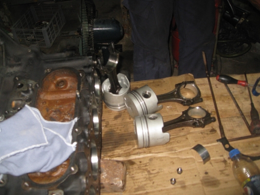 ขายรถตู้ โตโยต้า เครื่อง 2.4 ราคาถูก 65000 ฟิตเครื่องใหม่ทั้งหมด