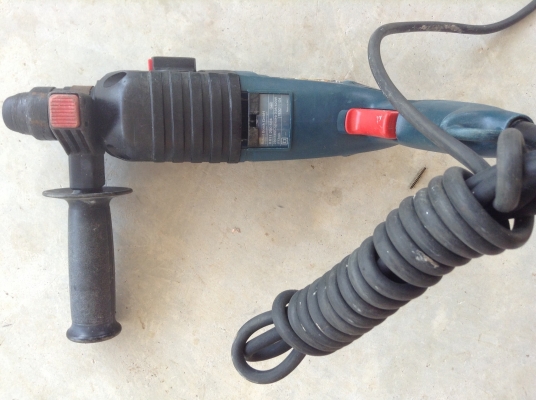 ขายสว่านโรตารี่ 2 ระบบ ยี่ห้อ bosch รุ่น GBH 2-22 E ขายสว่านโรตารี่ 2 ระบบ ยี่ห้อ bosch รุ่น GBH 2-22 E