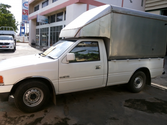 รถ Isuzu Spark  ตอนเดียว สีขาว พร้อมหลังคา  สภาพสวยพร้อมใช้งาน