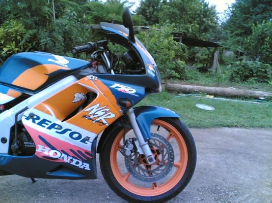 ขาย NSR150SP ทะเบียนเต็มพร้อมโอนเครื่องสมบูรณ์เสื้อเดิมยังไม่ตีปลอกระบบไฟออกหมดไมล์และวัดรอบขึ้นปกติ ขาย 24500 บาท