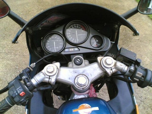 ขาย NSR150SP ทะเบียนเต็มพร้อมโอนเครื่องสมบูรณ์เสื้อเดิมยังไม่ตีปลอกระบบไฟออกหมดไมล์และวัดรอบขึ้นปกติ ขาย 24500 บาท