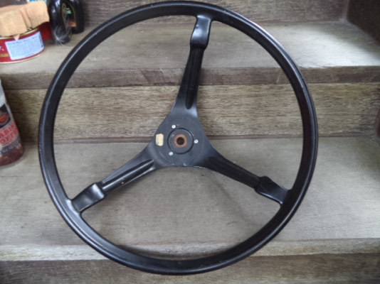 ขายพวงมาลัย /กันโคลน อะไหล่รถยนต์ และอื่นๆๆ