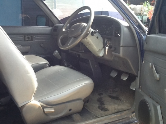 ขายคานแข็ง TOYOTA    LN 90  เครื่อง 3L  2.8 CC 4WD ปี 1994