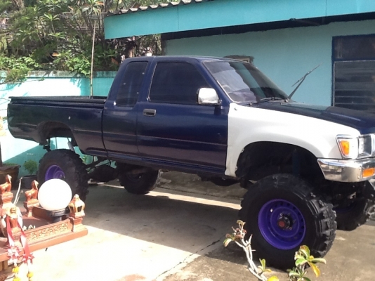 ขายคานแข็ง TOYOTA    LN 90  เครื่อง 3L  2.8 CC 4WD ปี 1994