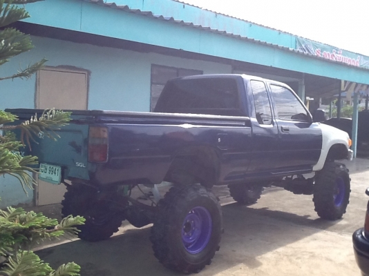 ขายคานแข็ง TOYOTA    LN 90  เครื่อง 3L  2.8 CC 4WD ปี 1994