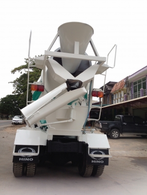 รถโม่ปูนสิบล้อ