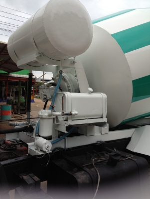 รถโม่ปูนสิบล้อ