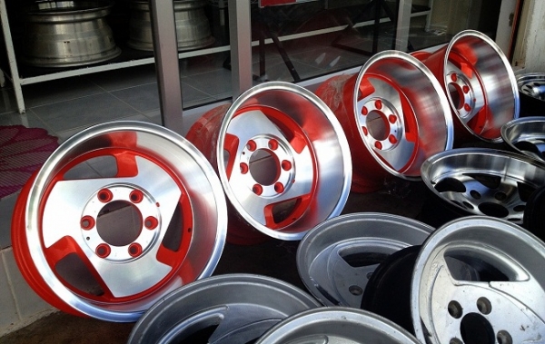 ขายล้อลายใบพัด 15x8 ET-30 6/139.7 ออฟลึก 4.5 นิ้ว สวยๆ ครับ ขายล้อลายใบพัด 15x8 ET-30 6/139.7 ออฟลึก 4.5 นิ้ว สวยๆ ครับ