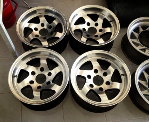 ขายล้อ JRD GERMANY ขอบ 15x7 ET-15 6/139.7 ลาย 6 ก้านเฉียง เงาๆ สวยๆ ครับ
