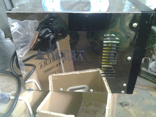 ขายตู้เชื่อม 300 แอมป์ ของใหม่ แบบกระเป๋าหิ้ว ขายตู้เชื่อม 300 แอมป์ ของใหม่ แบบกระเป๋าหิ้ว