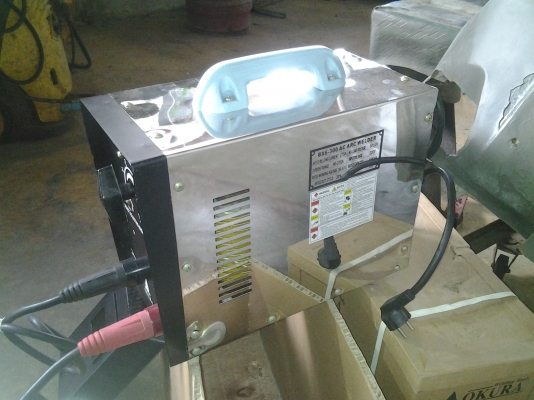 ขายตู้เชื่อม 300 แอมป์ ของใหม่ แบบกระเป๋าหิ้ว