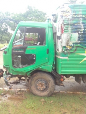 Hino Km779 เครื่อง117 เพาเวอร เฉพาะหัวกะคัชชีครับ เครื่องติดได้ ขับได้ ไม่ถึงคัชชี ไม่โดนหม้อน้ำ Hino Km779 เครื่อง117 เพาเวอร เฉพาะหัวกะคัชชีครับ เครื่องติดได้ ขับได้ ไม่ถึงคัชชี ไม่โดนหม้อน้ำ