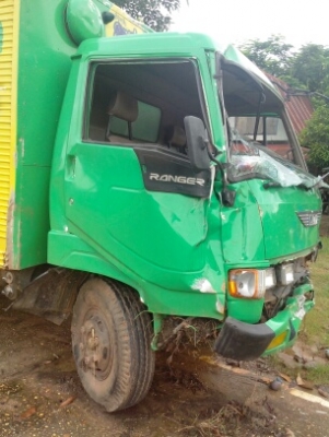 Hino Km779 เครื่อง117 เพาเวอร เฉพาะหัวกะคัชชีครับ เครื่องติดได้ ขับได้ ไม่ถึงคัชชี ไม่โดนหม้อน้ำ