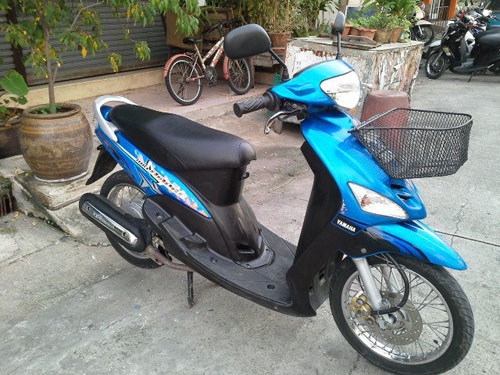 mio amore ปี 50 สีน้ำเงิน รถสวยกริ๊บ ชุดสีไม่มีรอย เครื่องเดิมแน่นๆ ไม่หลวม ไม่มีควัน ไม่ต้องทำอะไรอีกแล้ว เอกสารครบ