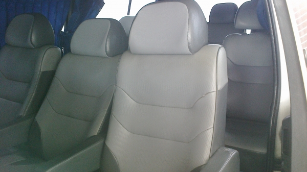 รถตู้หัวจรวด เครื่อง3.0 ปี2003